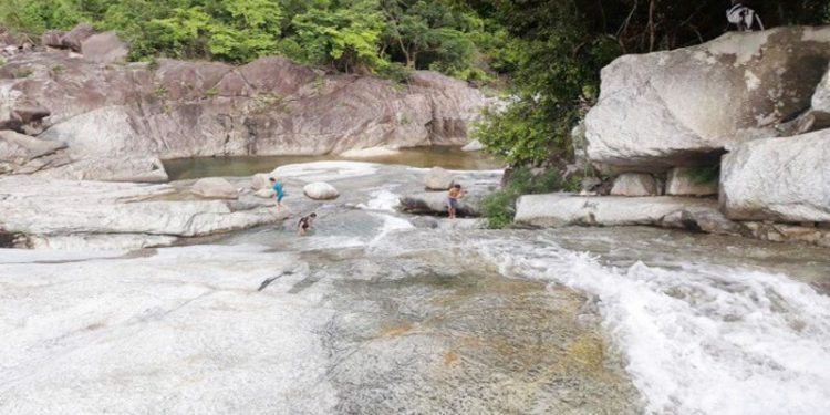 Đề xuất đầu tư Trang trại Bò gần Khu du lịch sinh thái Thạch Bích: Cần thận trọng về môi trường!