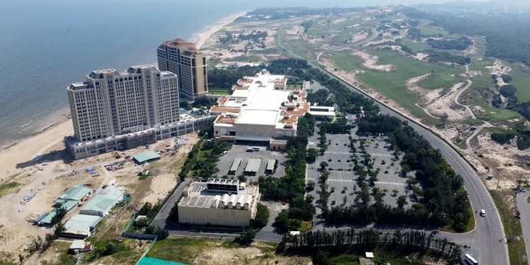 Cận cảnh cung đường ven biển quy tụ loạt dự án bất động sản tỷ USD